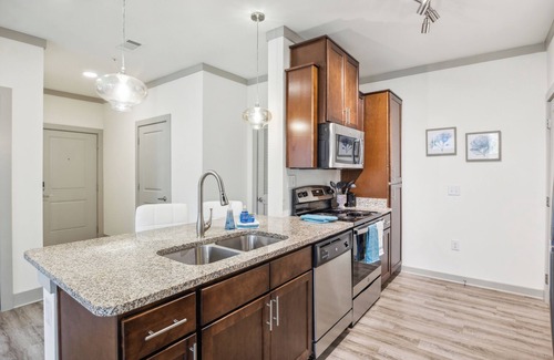 Farragut Apartment | Corporate 2Bd Apartment I Properties by Preston