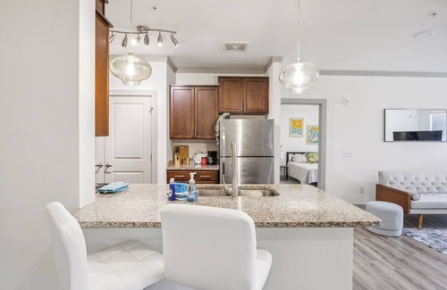 Farragut Apartment | Corporate 2Bd Apartment I Properties by Preston