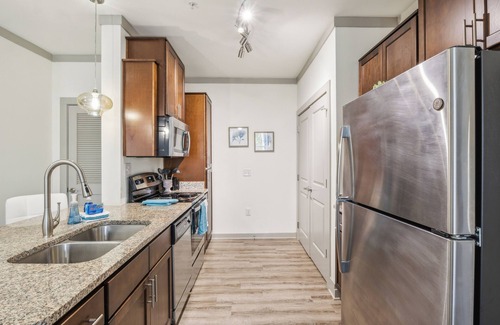 Farragut Apartment | Corporate 2Bd Apartment I Properties by Preston