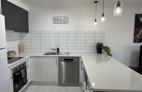 Mildura Apartment | Corporate & family friendly, newly renovated, close to shops/eateries, free wifi