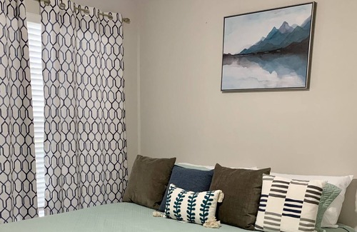 Southeast Raleigh Apartment | Corporate Housing, King Bed, 8 Miles From Downtown Raleigh, Wi-Fi, Free Parking