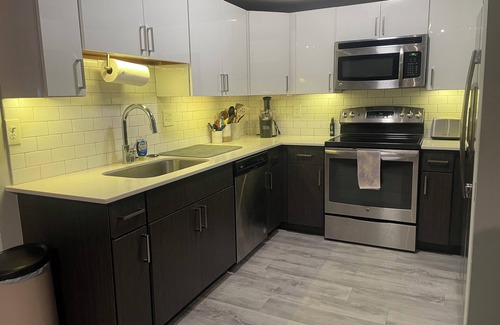 Allapattah Condo | Corporate Miami 2BR/2BA w/Balcony City view