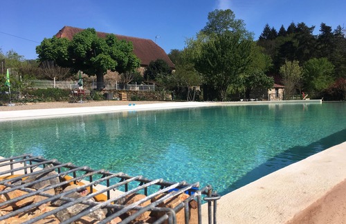 Saint-Maurice-en-Quercy House | Corps de Ferme Rénovée en une Maison de Campagne et Gîtes Avec Piscine