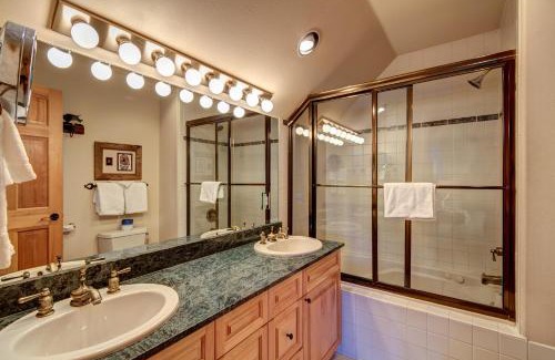 Warrior's Mark Apartment | Corral 304W by Great Western Lodging