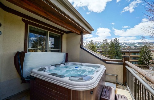 Warrior's Mark Condo | Corral at Breckenridge Raven Condo: Soaking Tub, Views