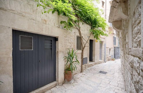 Bitonto Apartment | Corte Fiorita – Intimate Suite in the historic center