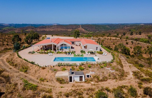 Lagos Apartment | Corte Velada Guest House - Room 4 by LovelyStay