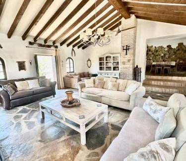 Riogordo Villa | Cortijo Cuscurro