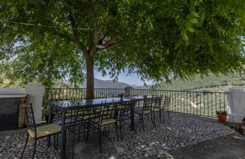 Carcabuey Villa | Cortijo Entresierras