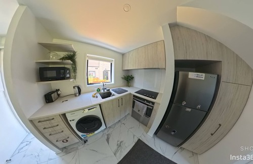 Christchurch City Centre House | Cosmic Space close to the City Centre