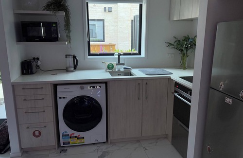 Christchurch City Centre House | Cosmic Space close to the City Centre