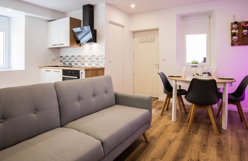 Annecy Old Town Apartment | Cosmo incroyable idéal famille rue Carnot