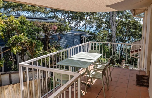 Noosa Heads Apartment | Costa Del Sol 2- Directly opposite Little Cove Beach