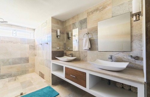 El Cortecito Condo | Costa Hermosa H301LO 80Mbps BBQ Gym Walk2Beach Dine