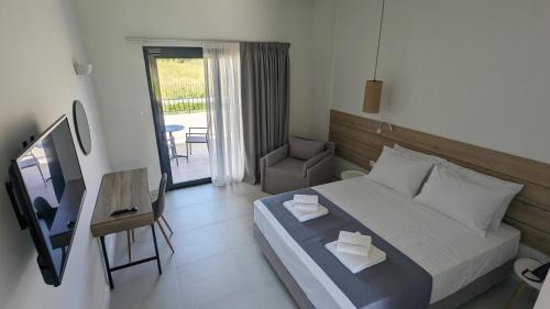 Xiromero Hotel | Costa Ionica · Mytikas Seaside Hotel