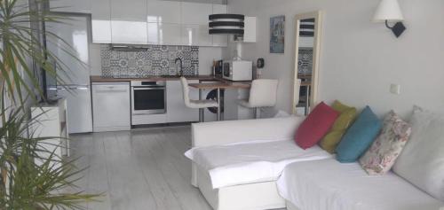 Cap d'Ail Apartment | Costa Plana apartment with terrace and sea view