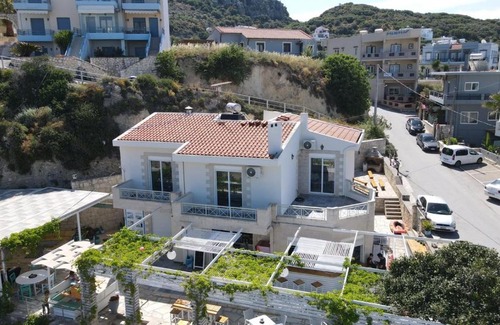 Plaka House | CostAnita Beach House