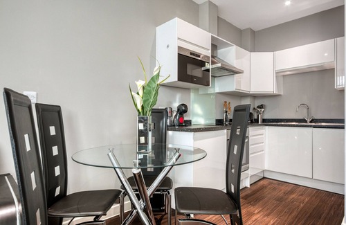 Heathrow Villages Apartment | Cosy 1-Bed by Heathrow Airport