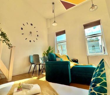 Haggerston Apartment | Cosy 1 BED w LOFT Sleeps 6 Close To Stations