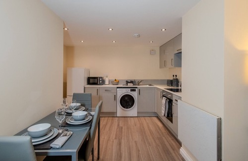Oakleigh Apartment | Cosy 1 Bedroom Apartment with Private Patio Area