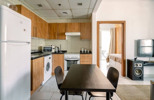 Jumeirah Lake Towers Apartment | Cosy 1 bedroom apartment with amazing Marina View.
