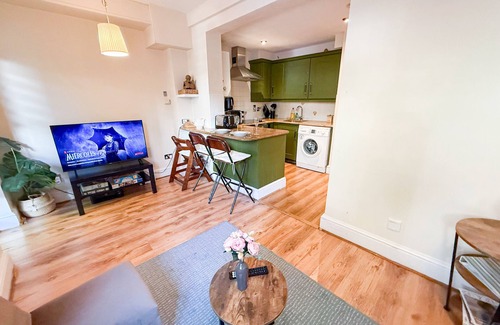 Royal Borough of Kensington and Chelsea House | Cosy 1 bedroom flat in Kensington, Shepherds Bush