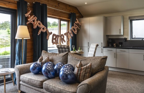 Pitlochry Cabin | Cosy 1 Bedroom Lodge with woodburner and amazing views just outside Pitlochry