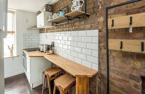 Bishopsgate Apartment | Cosy 1B Flat in Spitalfields Near Brick Lane