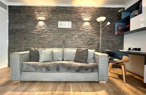Gambetta Apartment | Cosy 1BR Apt in Modern Residence Paris La Défense