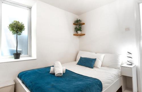 Hackney Wick Apartment | Cosy 1BR House, Hackney Wick Gem
