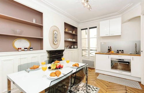 Saint-Victor Apartment | Cosy 1BR with Balcony Near Seine