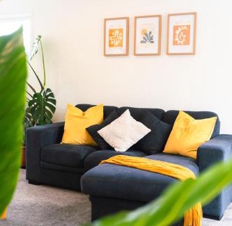 Riccarton House | Cosy 2 Bed 3 Bath Home Close to CBD And Hagley Park