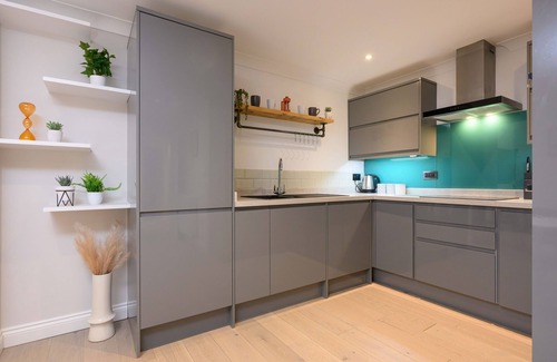 Frome Apartment | Cosy 2-Bed Apartment in Frome Near Town Centre!
