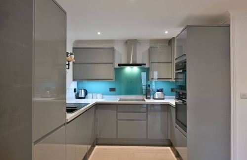 Frome Apartment | Cosy 2-Bed Apartment in Frome Near Town Centre!