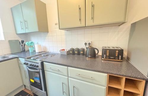 Addiscombe Apartment | Cosy 2 bed flat Near East Croydon