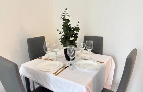 Addiscombe Apartment | Cosy 2 bed flat Near East Croydon