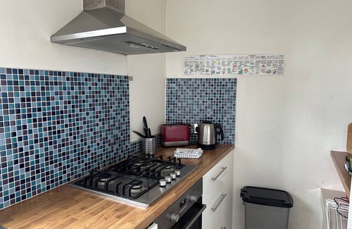 Garden Suburb Apartment | Cosy 2-Bed Retreat in Hampstead
