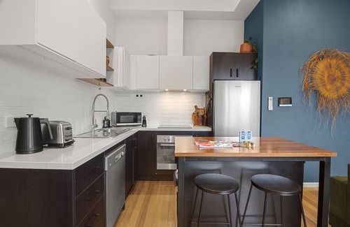 Brunswick East Apartment | Cosy 2-Bed with Modern Design & Alfresco Dining