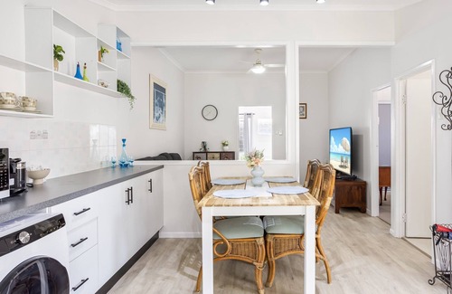Margate House | Cosy 2-Bed with Private Deck, 400m From Beach