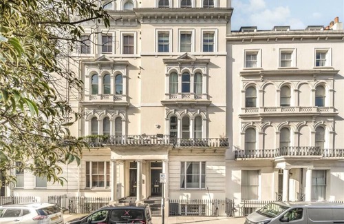 Pembridge Apartment | Cosy 2 bedroom, 2 bathroom flat in Notting Hill, closeby to Hyde Park