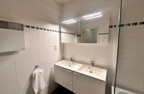 Quartier des Quais - Kaaienwijk Apartment | Cosy 2 Bedroom Apartment in City Center