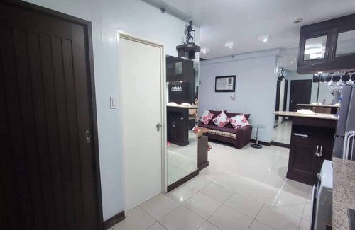 Moonwalk Condo | Cosy 2 Bedroom Condo near Manila NAIA Airport. With Pool. Avida Towers Sucat. 4R
