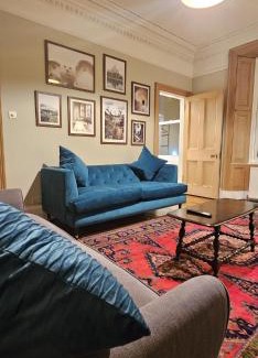 Old Town Apartment | Cosy 2 bedroom flat-castle view