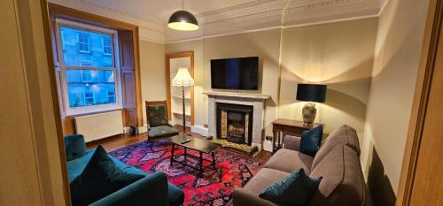 Old Town Apartment | Cosy 2 bedroom flat-castle view