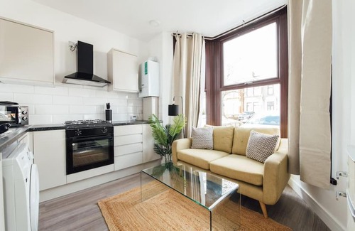Valentines Apartment | Cosy 2 Bedroom Flat in Ilford, London