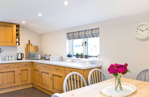 Great Longstone House | Cosy 2 bedroom barn in pretty village, close to the Monsal Trail and Chatsworth
