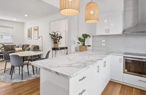 Wendouree House | Cosy 2-Bedroom Hideaway-close to Ballarat stadiums