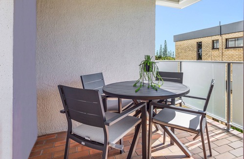 Maroochydore Apartment | Cosy 2-Bedroom Seaside Unit Steps from Beach