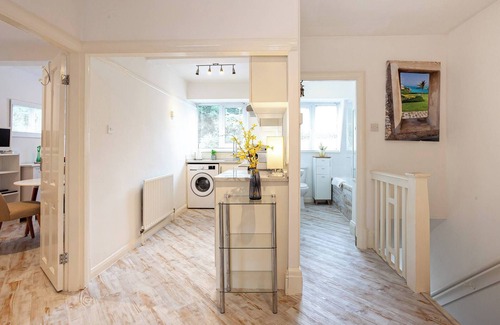 Roundhay Apartment | Cosy 2BD Apartment Close to Leeds Centre