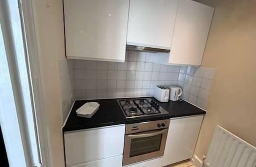 Charlton Apartment | Cosy 2BD Garden Flat - FREE PARKING - Near O2, Excel, City Airport